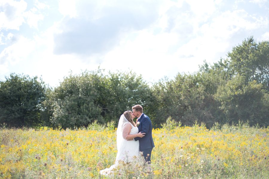 Willow Creek Barn Events, London Ontario Wedding Photographer, London Ontario Wedding Photography, Michelle A Photography